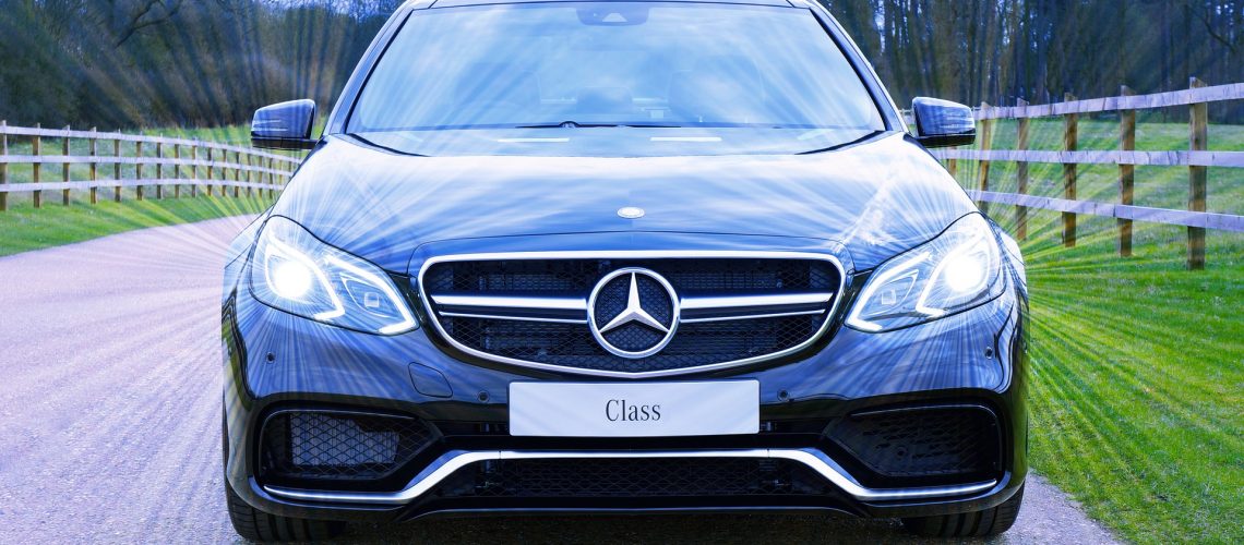 mercedes-1338063_1920